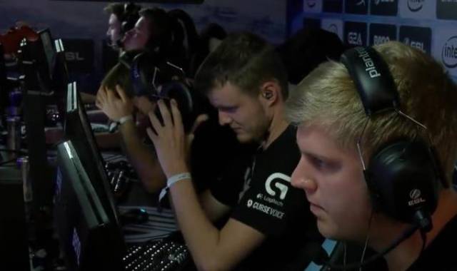 罗马诺：曼联并未与阿德耶米经纪人接触，也没与多特谈判