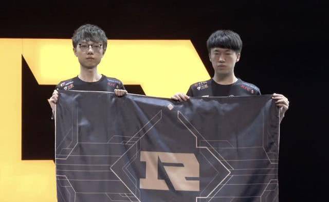 勒布朗·詹姆斯连续得分上双场次定格在1297场！NBA历史第一