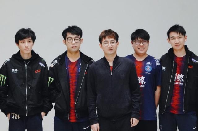 八段锦第二式左右开弓似射雕动作分解，手把手教学